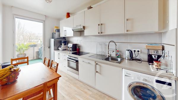 Appartement F3 à vendre  3 pièces - 63,80 m2 LA COURNEUVE - 93