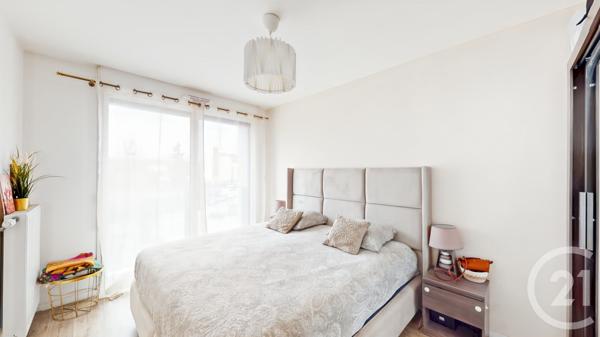 Appartement F3 à vendre  3 pièces - 63,80 m2 LA COURNEUVE - 93