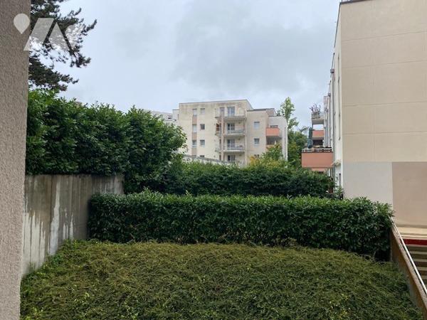 Rue de Mulhouse - Centre ville, Ds résidence Sénior, chambre de services de 21 m²  ;