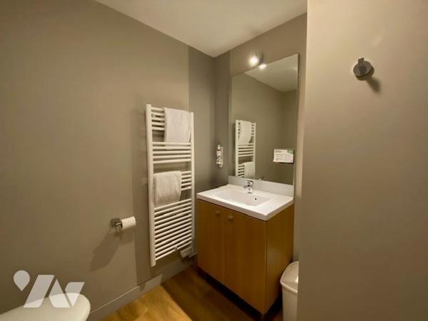 Rue de Mulhouse - Centre ville, Ds résidence Sénior, chambre de services de 21 m²  ;