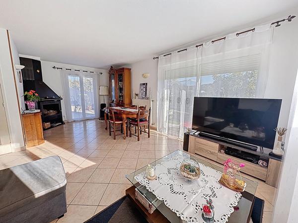 Saint-Laurent-du-Var Maison récente T4 de 96 m² avec extérieur et piscine