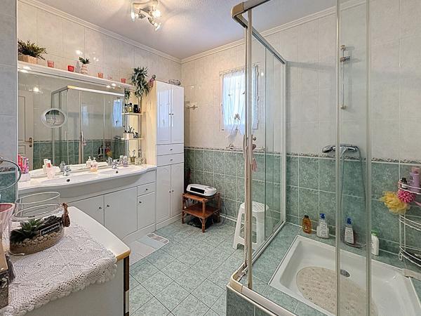 Saint-Laurent-du-Var Maison récente T4 de 96 m² avec extérieur et piscine