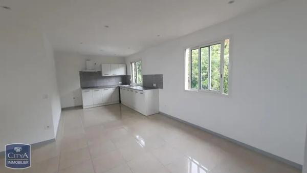 Appartement à louer 3 pièces 65.26m² Saint-Denis (97400)