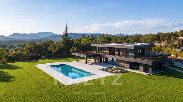 Villa ultra contemporaine de 1000m2 aux prestations hors normes