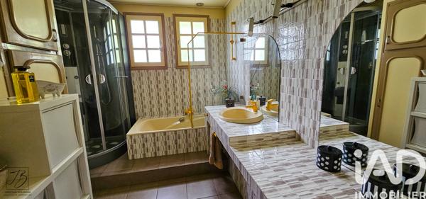 Maison à vendre 8 pièces 216 m² Villefranche-de-Rouergue