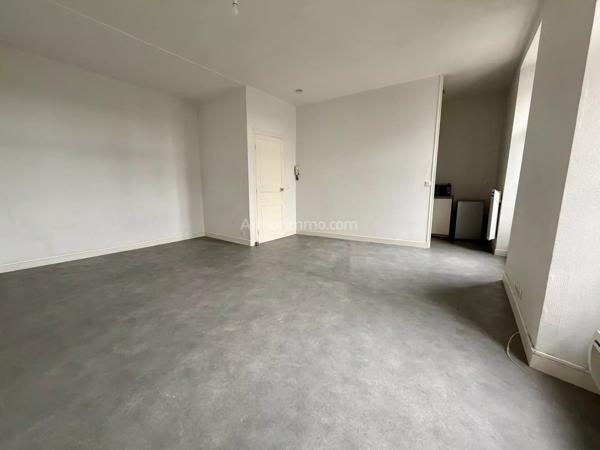 Location                                                      Appartement
                        
                     1 pièces                      36 m2                     à Dinan