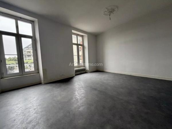 Location                                                      Appartement
                        
                     1 pièces                      36 m2                     à Dinan