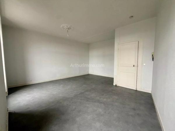 Location                                                      Appartement
                        
                     1 pièces                      36 m2                     à Dinan