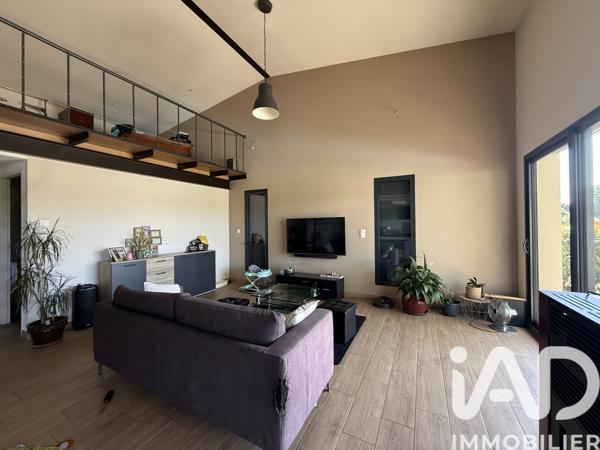 Maison à vendre 5 pièces 2 017 m² Saint-Germain-et-Mons