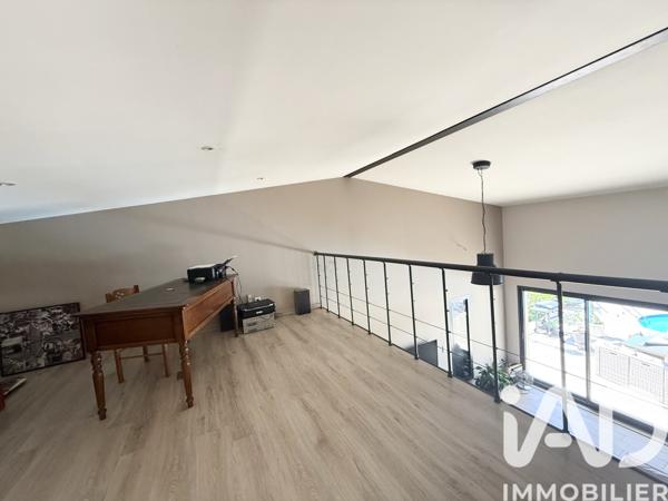 Maison à vendre 5 pièces 2 017 m² Saint-Germain-et-Mons