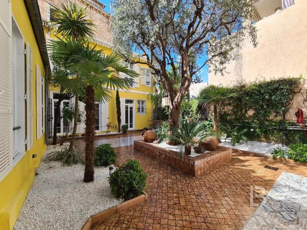 A vendre à Cannes, belle maison de ville rénovée