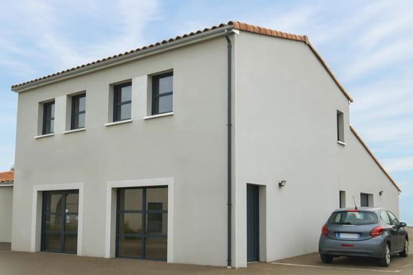 Location Fonds de commerce 3 pièces 62 m2 à Bias