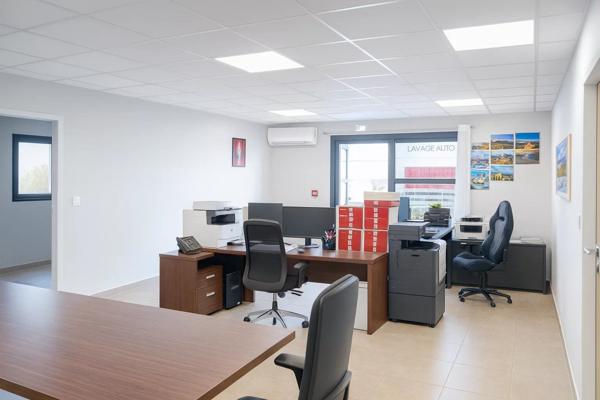 Location Fonds de commerce 3 pièces 62 m2 à Bias