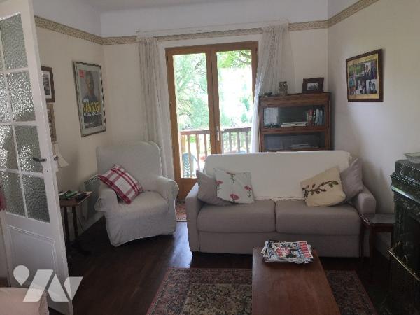 Maison de bourg et appartement