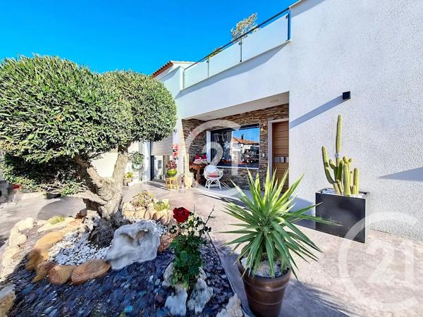 Maison à vendre  6 pièces - 135 m 2   LATOUR BAS ELNE  - 66