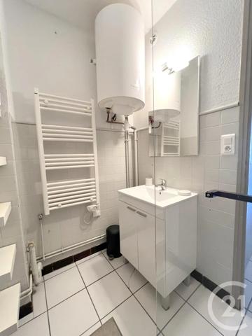 Appartement Studio à vendre  1 pièce - 36,83 m 2   AUBENAS  - 07