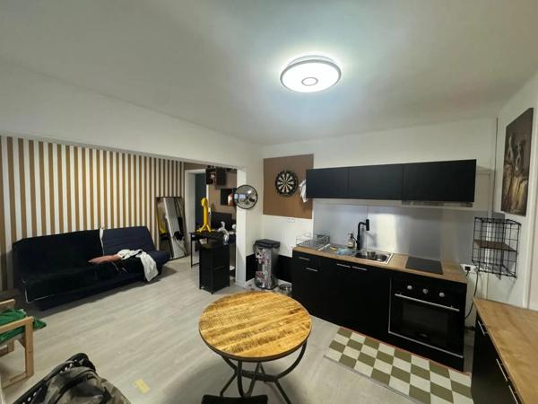 Immeuble à vendre 242m²