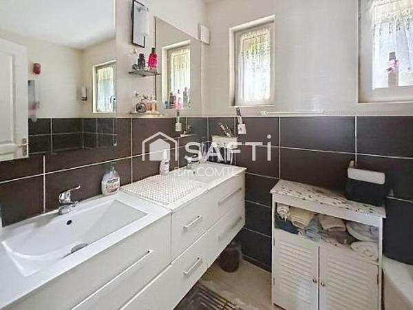 Maison de 102m2 avec 3 chambres et un garage