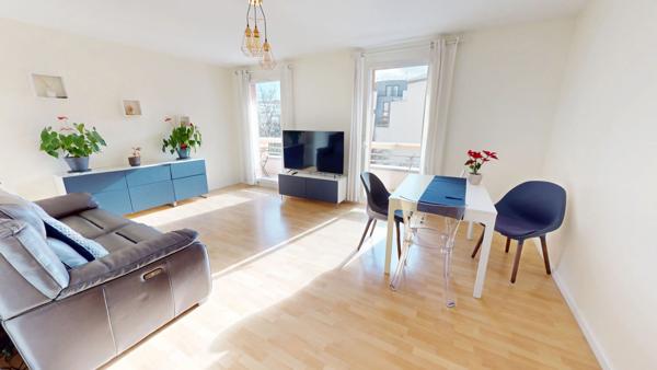 Appartement Asnieres Sur Seine 3 pièce(s) 72.80 m2 avec balcon