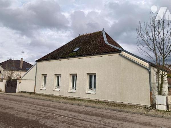 Maison à Vendre à Saint-Parres-lès-Vaudes (10260) en Aube (10) - Maison d'habitation T5 de 109m...