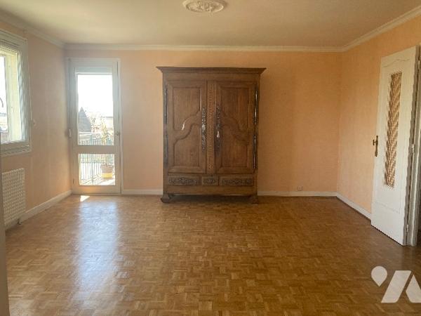 SAINT QUENTIN, QUARTIER SAINT -JEAN, APPARTEMENT 4 CHAMBRES AVEC BALCON ET GARAGE