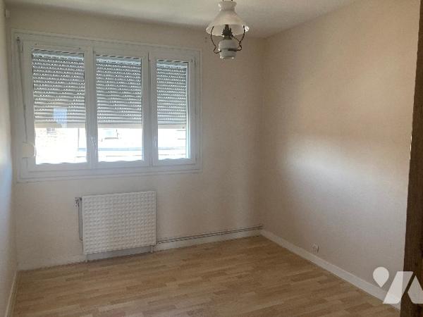SAINT QUENTIN, QUARTIER SAINT -JEAN, APPARTEMENT 4 CHAMBRES AVEC BALCON ET GARAGE