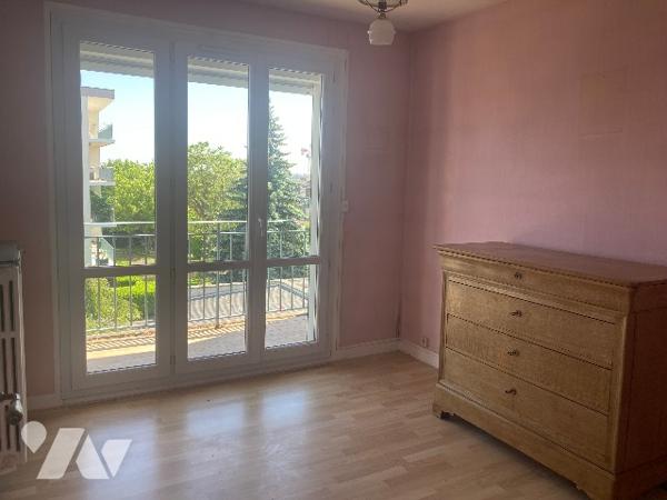 SAINT QUENTIN, QUARTIER SAINT -JEAN, APPARTEMENT 4 CHAMBRES AVEC BALCON ET GARAGE