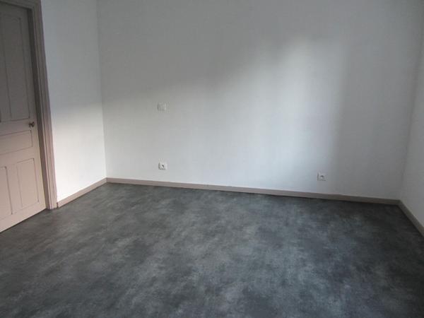 Appartement * 2 Pièces * 52 M² * 15210 Ydes * 370  € * 15  € * 385  €