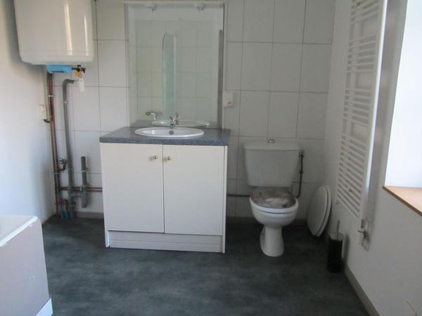 Appartement * 2 Pièces * 52 M² * 15210 Ydes * 370  € * 15  € * 385  €