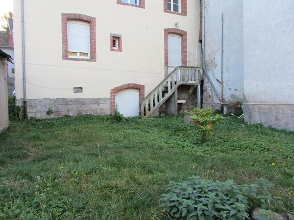 Appartement * 2 Pièces * 52 M² * 15210 Ydes * 370  € * 15  € * 385  €
