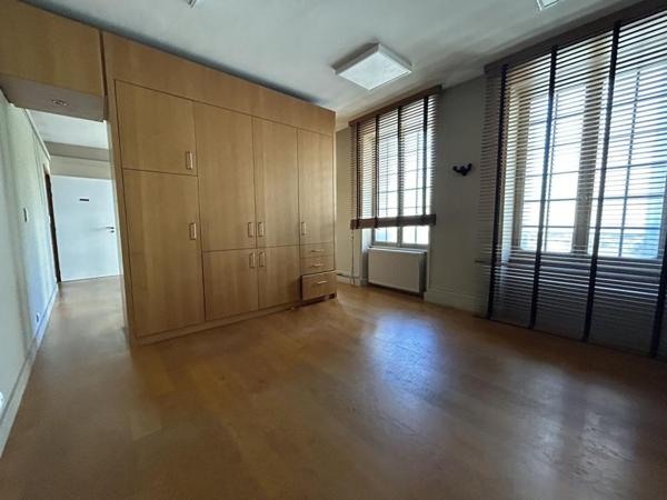 Appartement Clermont Ferrand 8 pièces 305 m2