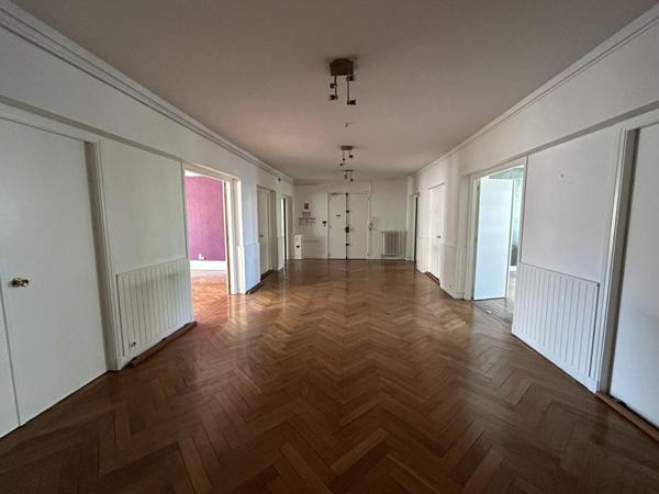 Appartement Clermont Ferrand 8 pièces 305 m2