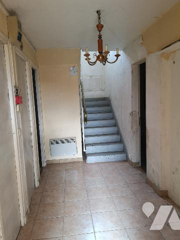 Perthes, maison jumelée F7, élevée sur 1 étage,