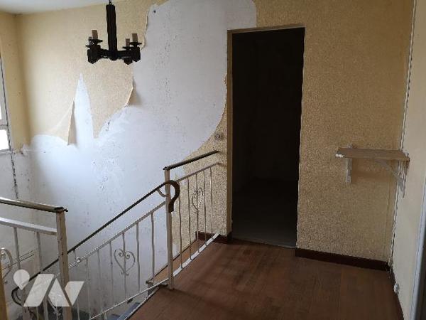 Perthes, maison jumelée F7, élevée sur 1 étage,