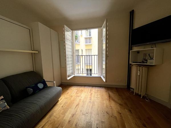 Charmant studio au pied de Montmartre ? Ideal pied-a-terre ou investissement