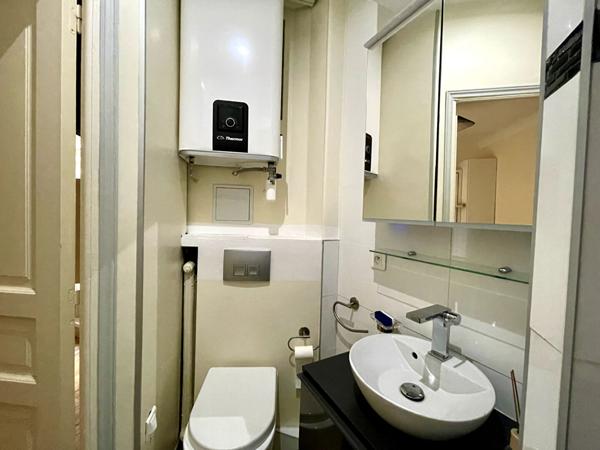 Charmant studio au pied de Montmartre ? Ideal pied-a-terre ou investissement