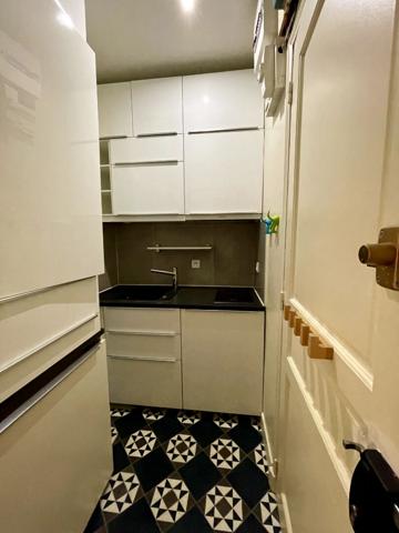 Charmant studio au pied de Montmartre ? Ideal pied-a-terre ou investissement