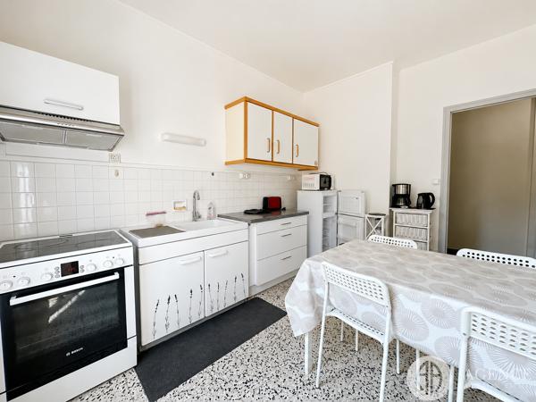 Appartement meublé, centre-ville, roussillon