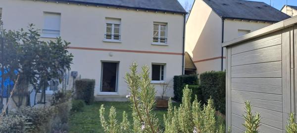 Maison 5 pièces à vendre à Étampes -A seulement 2 kms du RER C, TER direct Paris en 30 minutes, écoles et commerces.