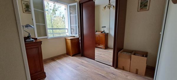 Maison 5 pièces à vendre à Étampes -A seulement 2 kms du RER C, TER direct Paris en 30 minutes, écoles et commerces.