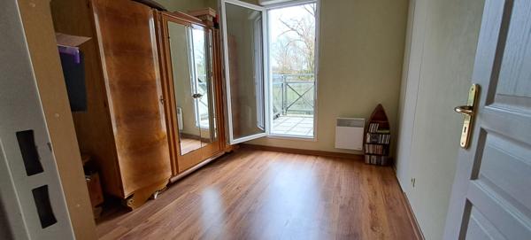 Maison 5 pièces à vendre à Étampes -A seulement 2 kms du RER C, TER direct Paris en 30 minutes, écoles et commerces.