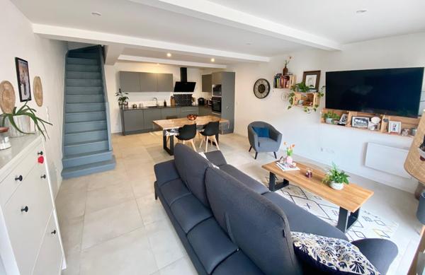 Maison 4 pièces avec terrasse et stationnements