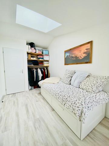 Maison 4 pièces avec terrasse et stationnements