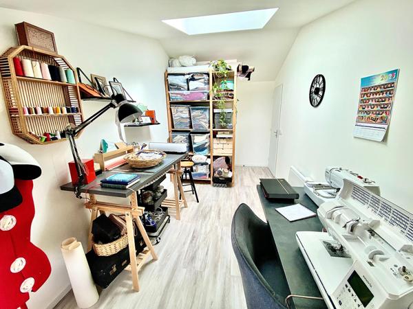 Maison 4 pièces avec terrasse et stationnements