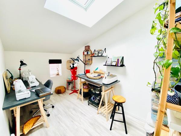 Maison 4 pièces avec terrasse et stationnements