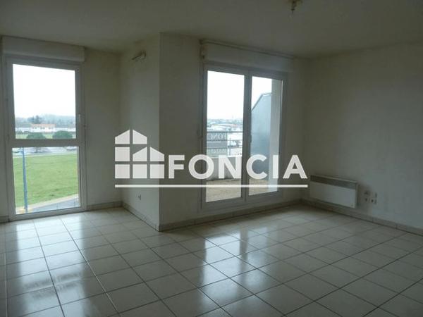 Location Appartement 2 pièces 46.1 m² - 7 TER RUE PAUL BEME Le Passage 47520