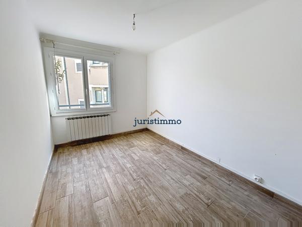 Appartement T3 avec balcon et cave – Centre-ville de Bollène