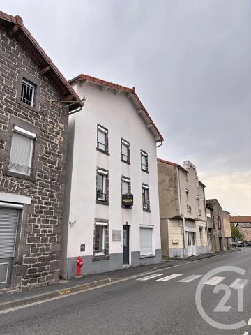 Immeuble à vendre  140 m 2   ST BONNET PRES RIOM  - 63