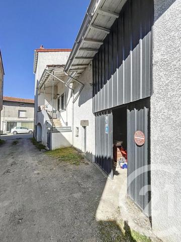 Immeuble à vendre  140 m 2   ST BONNET PRES RIOM  - 63