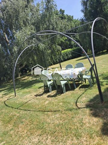 Longère au calme avec gros potentiel, dépendances accolées et grand terrain